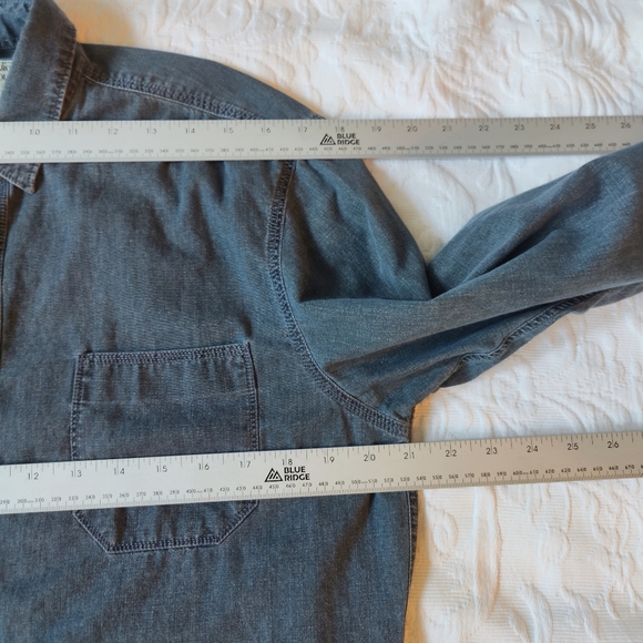 What Goes Around Comes Around chambray men's button down shirt. Small. - Picture 2 of 7